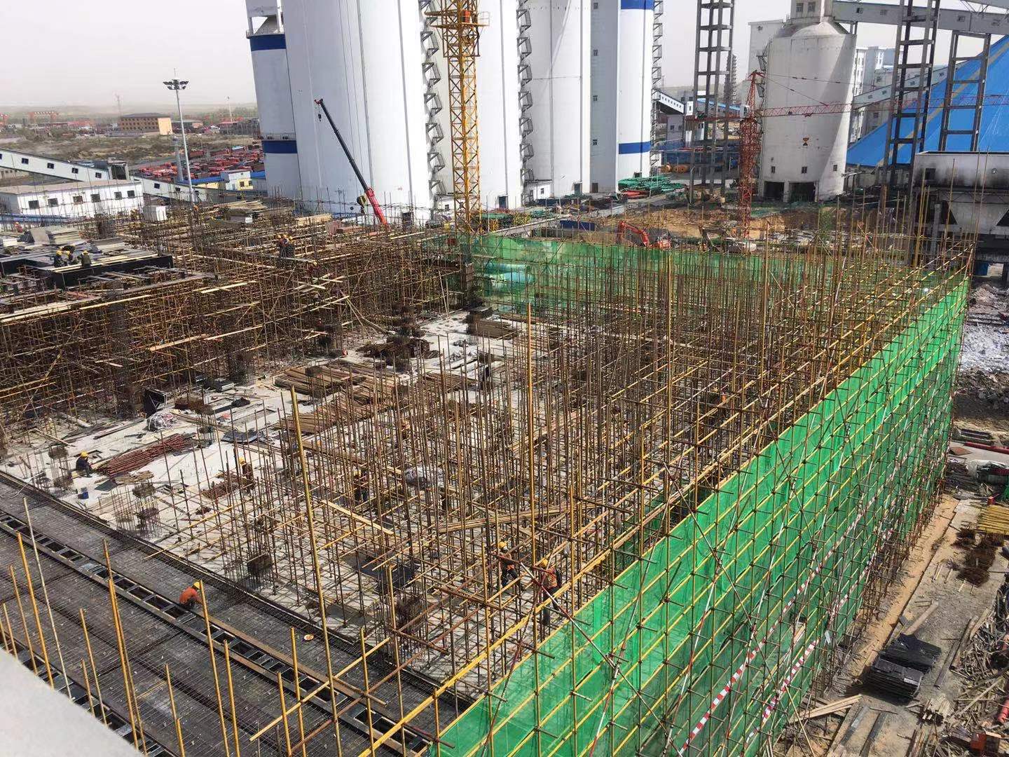 陜煤建天工:“五一”節(jié) 我們是堅(jiān)守施工一線