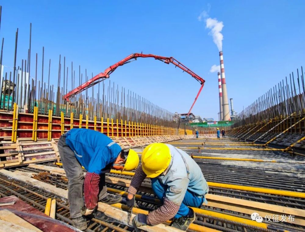 儀征化纖年產300萬噸PTA項目現場土建施工全面展開