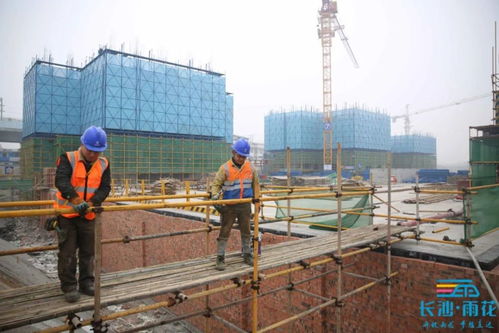 聚焦項目建設 和景家園施工現場掃描 300余名工人搶工忙